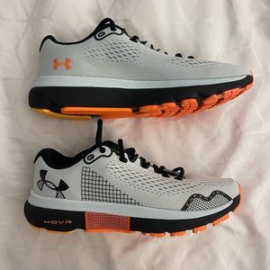 Under Armour HOVR INFINITE 4, size 9.5